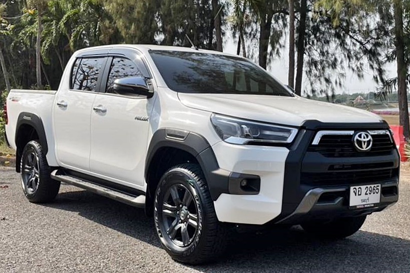 033 Toyota Revo 2,400cc
