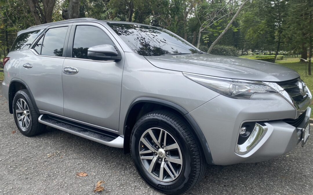 035 Toyota Fortuner 2,400cc