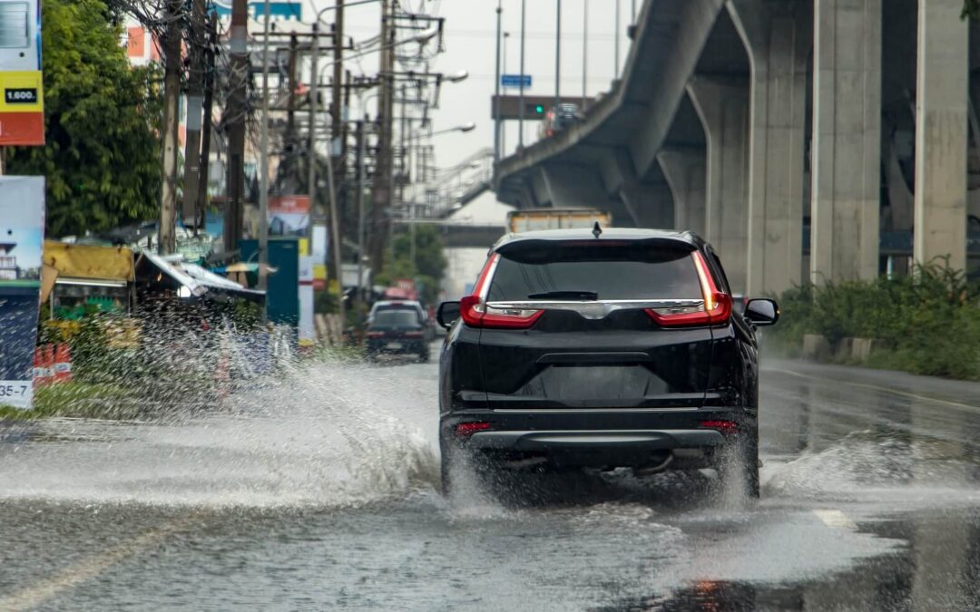 strange driving habits in Thailand
