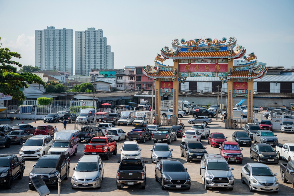 Hidden Benefits Of Renting A Car In Pattaya Vs. Using Ride Apps