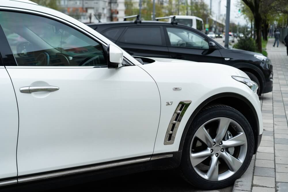 SUV vs Sedan in Thailand: Choosing the Right Ride for Your Travel Style